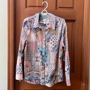 Chico’s 100% cotton no-iron button down blouse. Chico’s size 3.5.